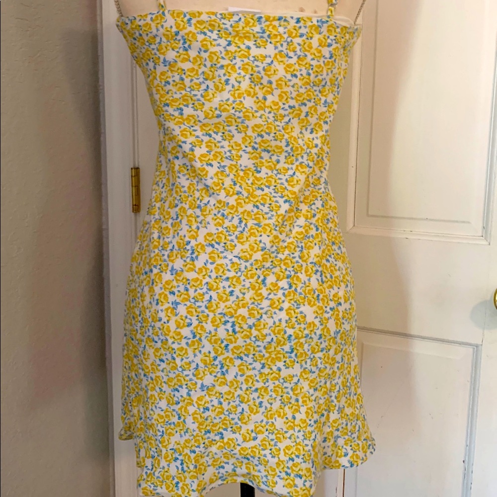 SIZE - medium - Picture 2 of 2